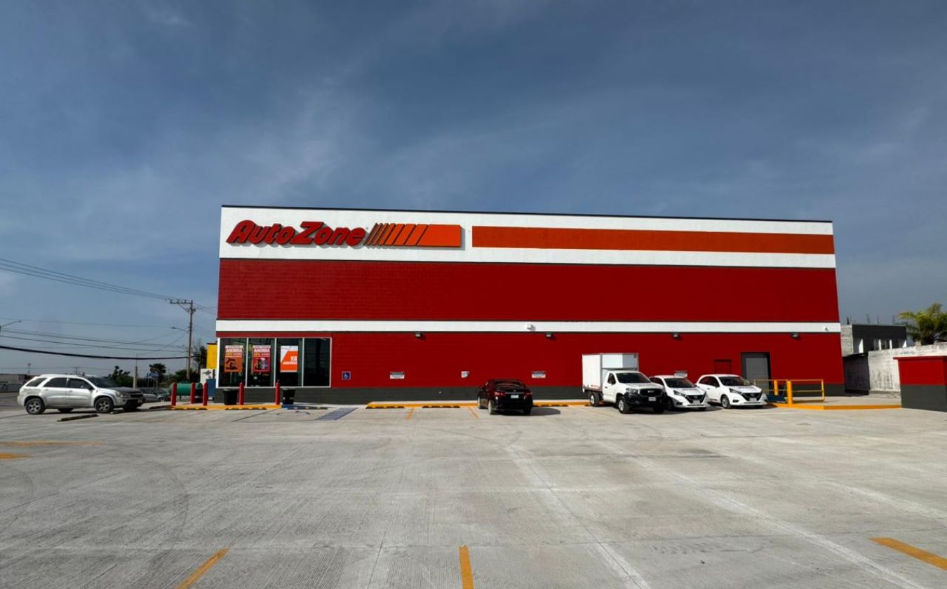 Fachada AutoZone terminada