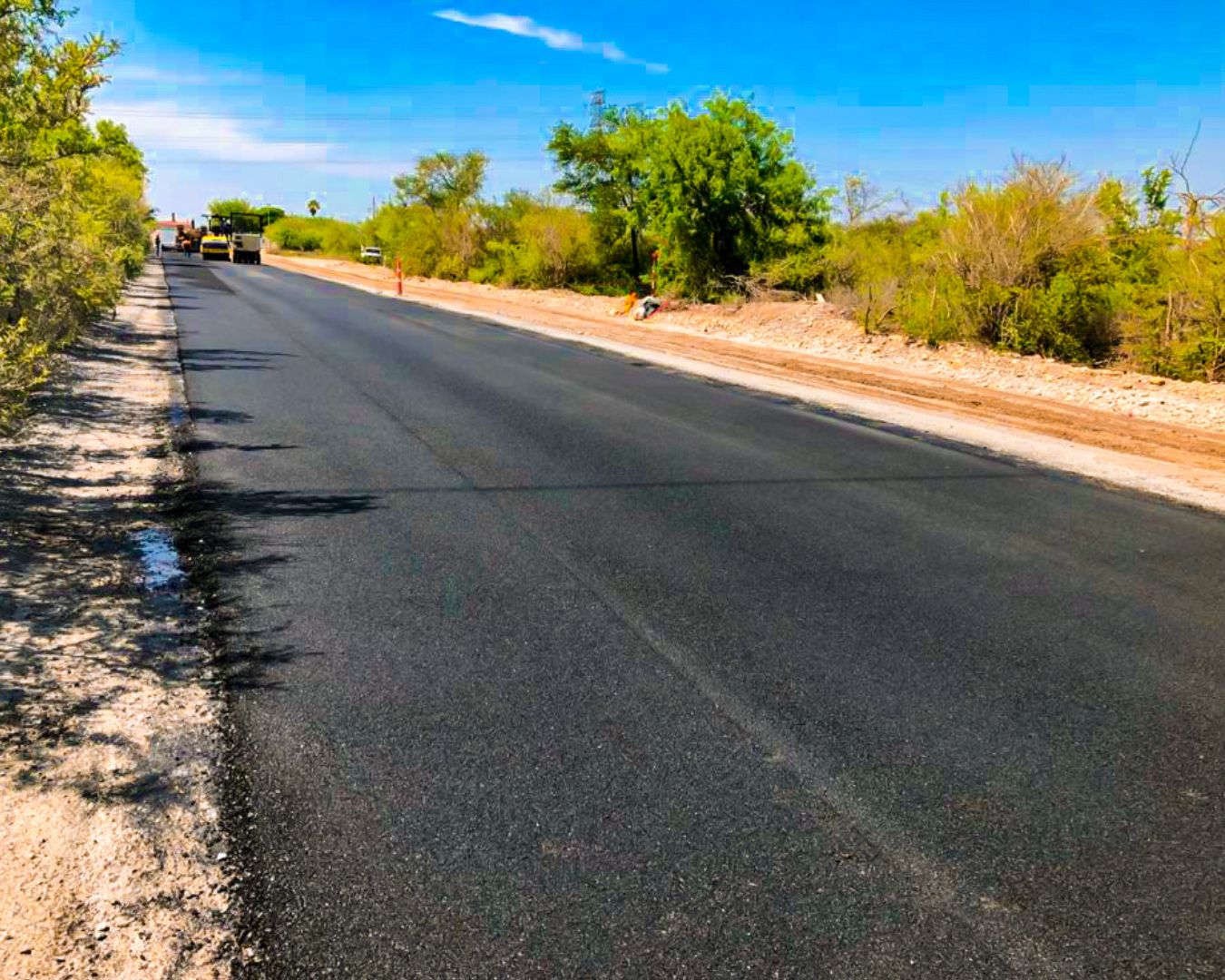 Vialidad y pavimento en construcción
